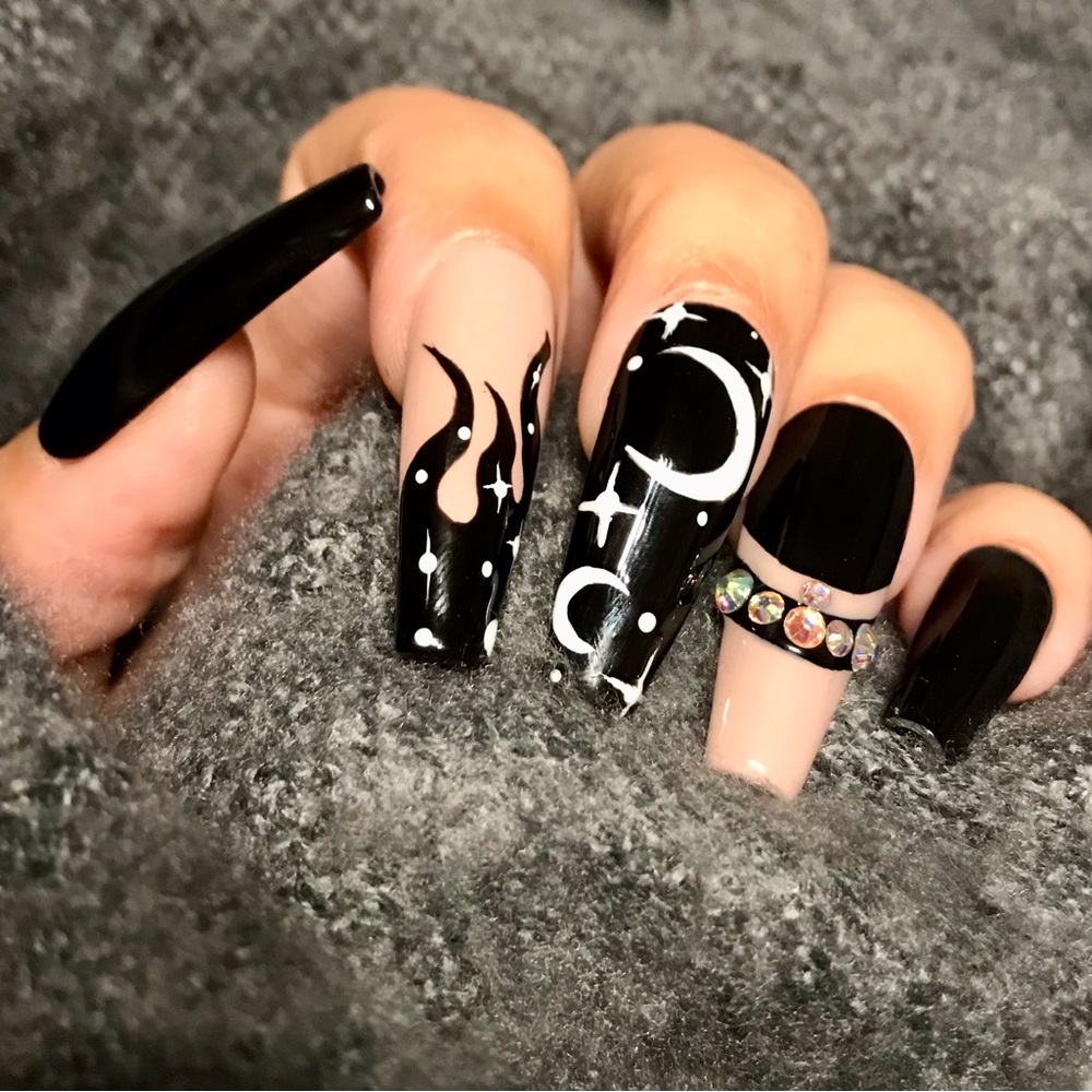 Black white an nude moon n stars with gems come in any shape an length